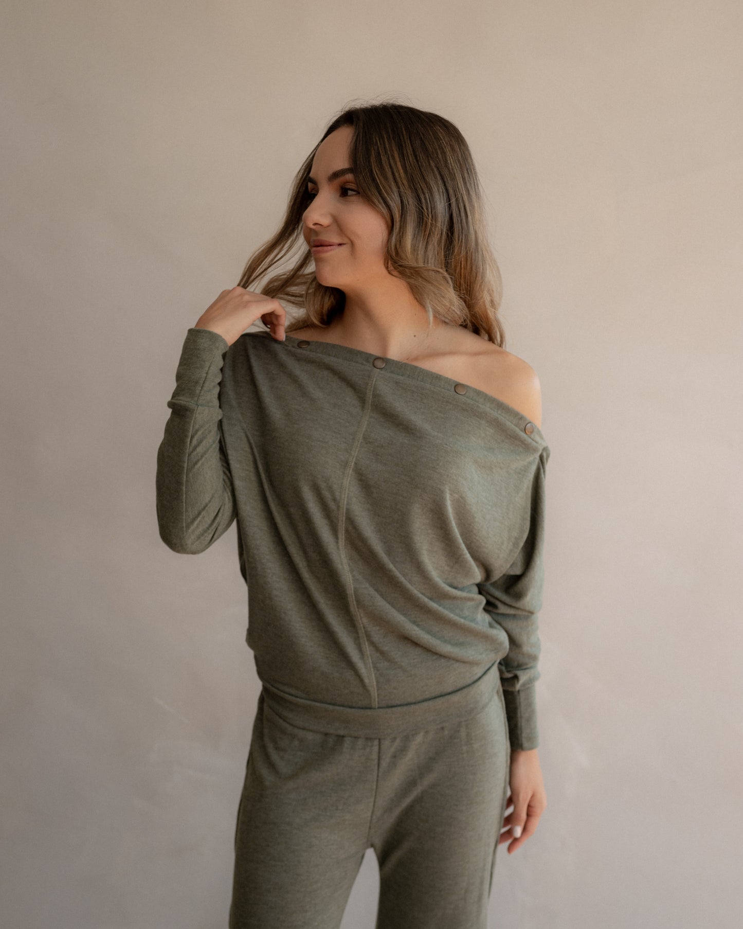 Suéter con botones laterales - Verde