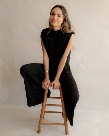 Jumpsuit con hombreras - Negro